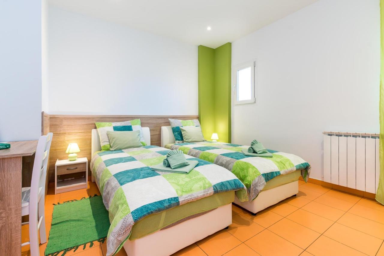 Guest House Slatki Snovi Книн Экстерьер фото