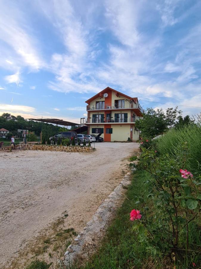 Guest House Slatki Snovi Книн Экстерьер фото